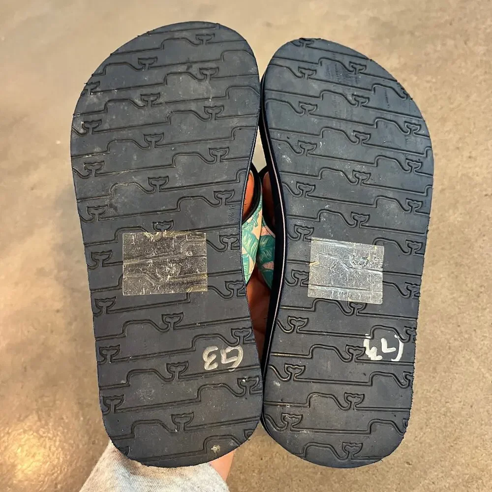 Vineyard Vines Tropical Teal Blue boys flip flop sandals size 3 shoes swimwear